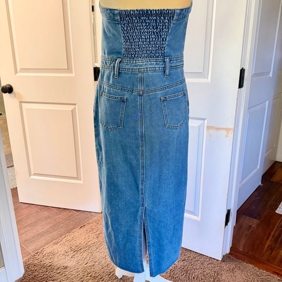 Sincerely Jules Denim Strapless Midi Dress Back Slit Size Medium NWT - Picture 6 of 13